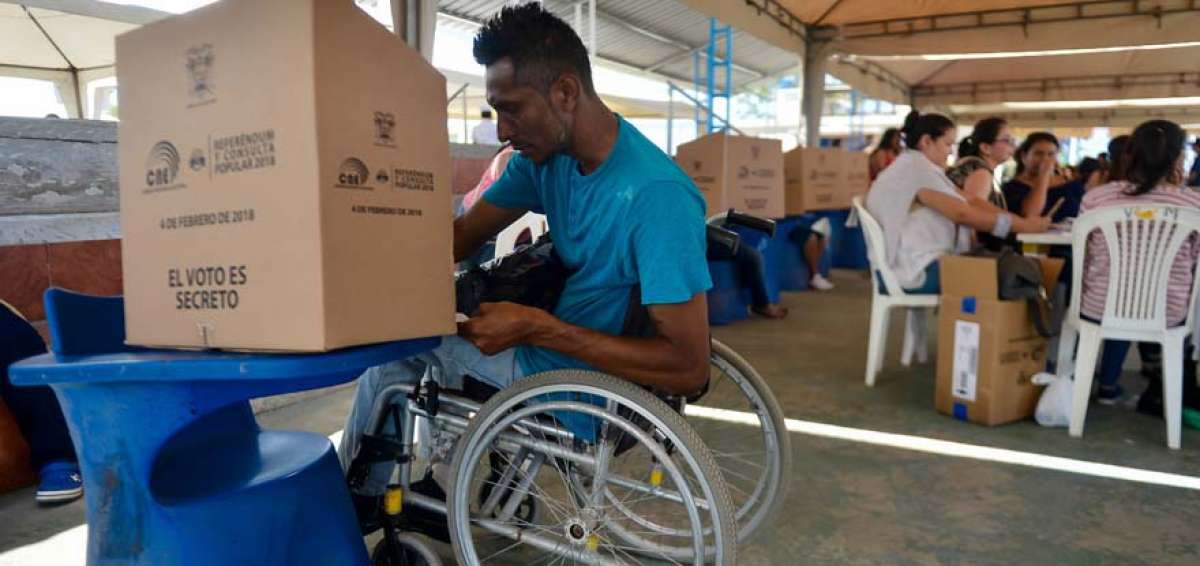 El lente que plasm&oacute; el voto