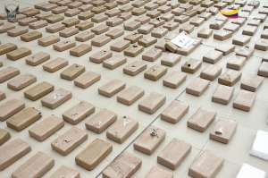 Durante el operativo realizado entre jueves y viernes en tres localidades de la provincia de Guayas, tambi&eacute;n fueron incautados 253 kilos de coca&iacute;na cuyo destino era el pa&iacute;s asi&aacute;tico. FOTO: Cortes&iacute;a Polic&iacute;a Nacional
