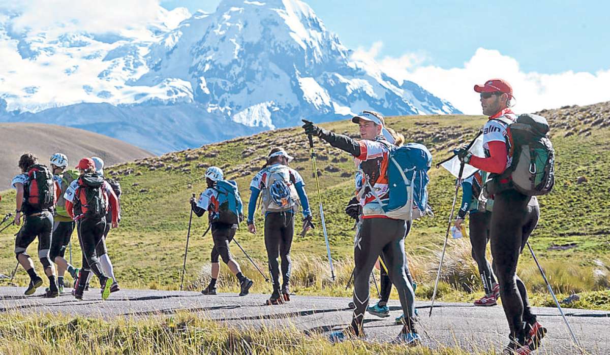 El paisaje del volc&aacute;n Antisana acompa&ntilde;&oacute; a los competidores durante el primer tramo de la prueba extrema que tiene 710 kil&oacute;metros de recorrido. Foto: Santiago Aguirre / El Tel&eacute;grafo.