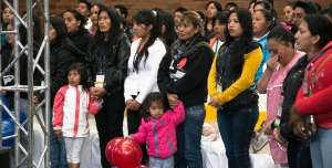 Padres de familia y los titulares de comit&eacute;s de los programas infantiles del MIES acudieron ayer al encuentro con las autoridades. Mario Egas / El Tel&eacute;grafo