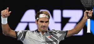 Federer gana a Wawrinka y espera a Nadal en la final de Australia