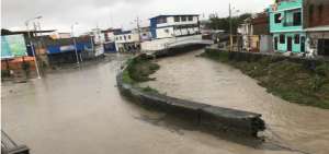 Intensas lluvias afectaron 18 barrios de Manta