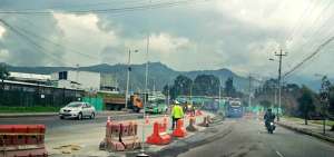Debido a los trabajos del Metro de Quito sobre la avenida C&oacute;ndor &Ntilde;an y Mariscal Sucre sector terminal Quitumbe, se encuentra cerrado parcialmente el carril exclusivo.