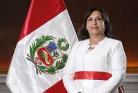 Dina Boluarte se convirtió en la primera presidenta de Perú