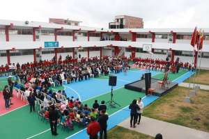 En la Unidad Educativa Benjam&iacute;n Ram&iacute;rez se lanz&oacute; el a&ntilde;o lectivo en Azuay. Foto: Fernando Machado / El Tel&eacute;grafo 