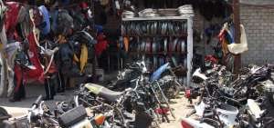 Imagen de referencia a un deshuesadero de motos.