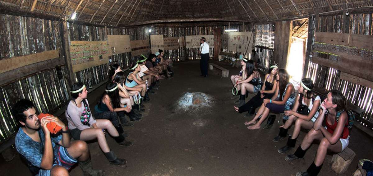 En San Jacinto, los rituales de iniciaci&oacute;n tambi&eacute;n tienen como protagonistas a j&oacute;venes visitantes de diferentes partes del mundo.