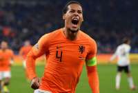 El zaguero Virgil Van Dijk encabeza la lista neerlandesa para el Mundial 2022. 