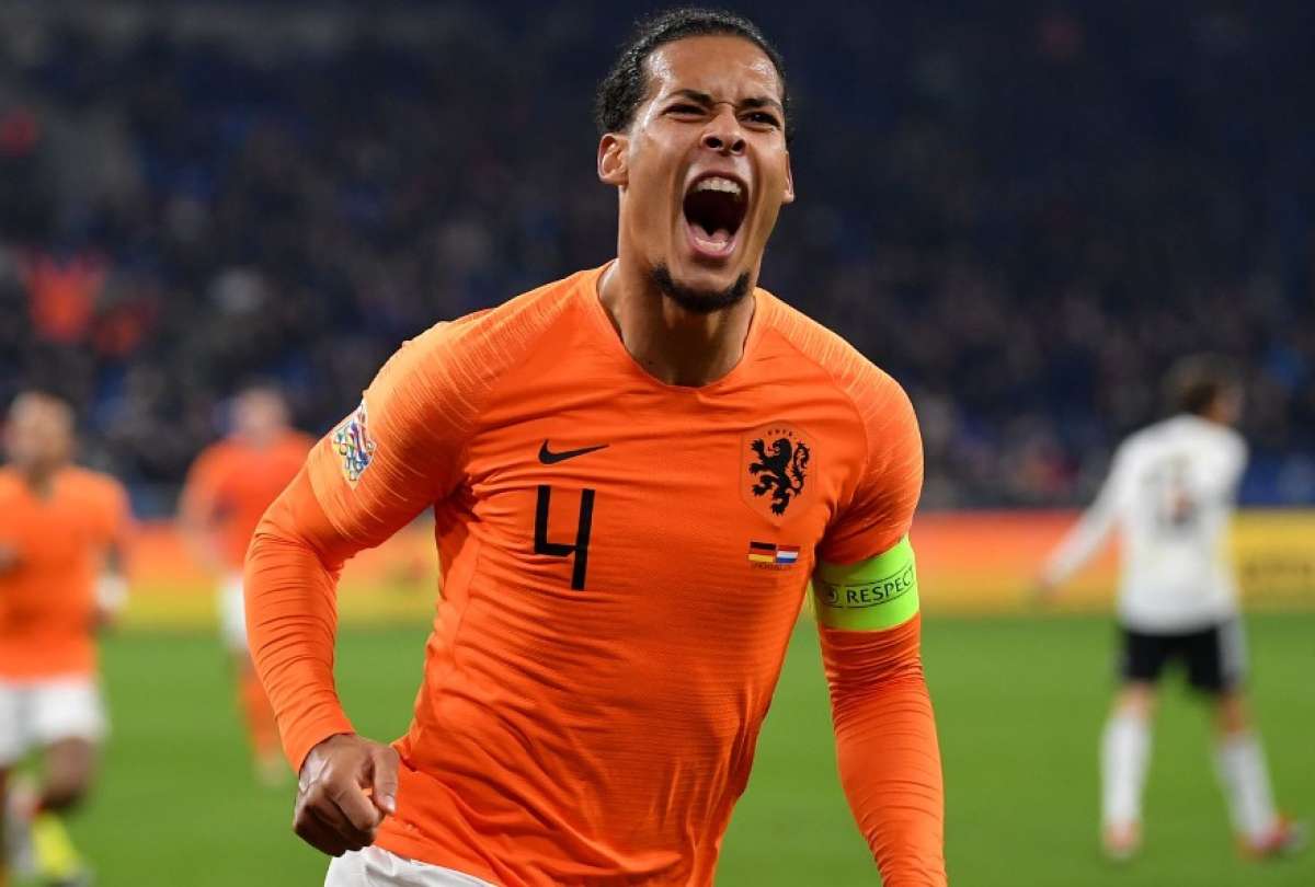 El zaguero Virgil Van Dijk encabeza la lista neerlandesa para el Mundial 2022.