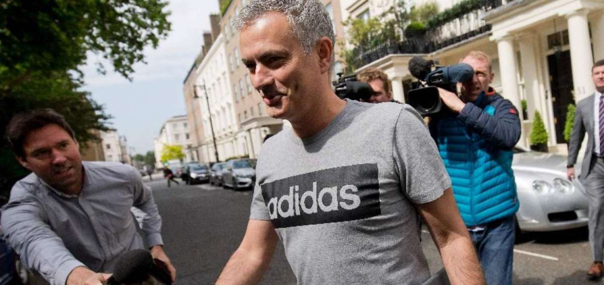Mourinho vivir&aacute; en castillo de $ 5.5 millones mientras dirija al United