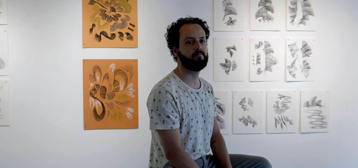 El artista fue parte de la muestra colectiva Absorber la ficci&oacute;n, que se expuso el anterior a&ntilde;o en el Centro de Arte Contempor&aacute;neo de Quito (CAC).  