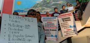 Extrabajadores de Diario Hoy exigen pago de liquidaci&oacute;n&nbsp; a 19 meses del cierre