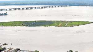 El islote es m&aacute;s antiguo que el puente de la Unidad Nacional, seg&uacute;n un informe presentado durante un simposio organizado por la Prefectura del Guayas. Foto: William Orellana/El Tel&eacute;grafo