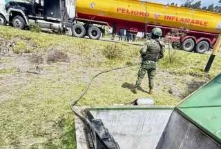 El Bloque de Seguridad detectó y desmanteló una conexión clandestina en un poliducto en el cantón Salcedo.  