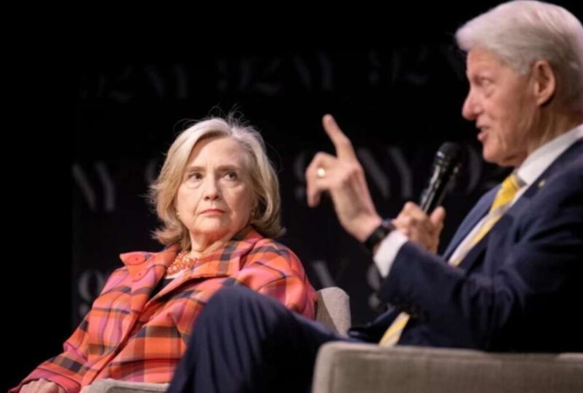Los Clinton rompen el silencio en el caso Epstein y desatan pol&eacute;mica