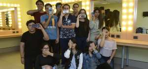 El proyecto La Nave convoc&oacute; a  j&oacute;venes de entre 15 y 16 a&ntilde;os para un taller de creaci&oacute;n de una performance que integra todas las disciplinas art&iacute;sticas. Su percepci&oacute;n de la vida y sus ideas son las protagonistas.