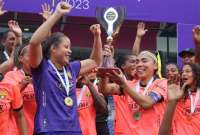 Las jugadoras de Barcelona festejaron por una nueva corona.