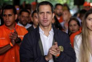 Asambleísta opositor pide apoyo para asumir poder en Venezuela