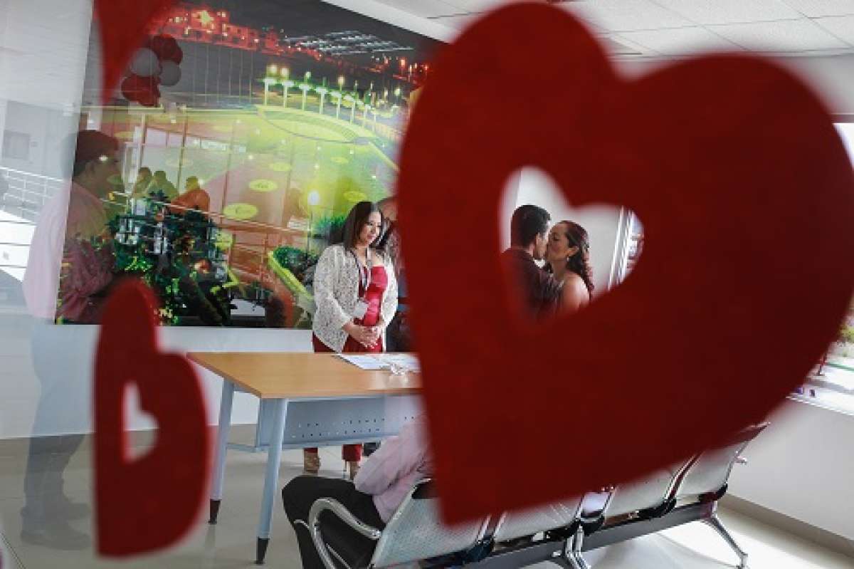 En las instalaciones de la instituci&oacute;n se adecuaron cinco salas de espera para las parejas. Foto: Rodolfo P&aacute;rraga / El Tel&eacute;grafo 