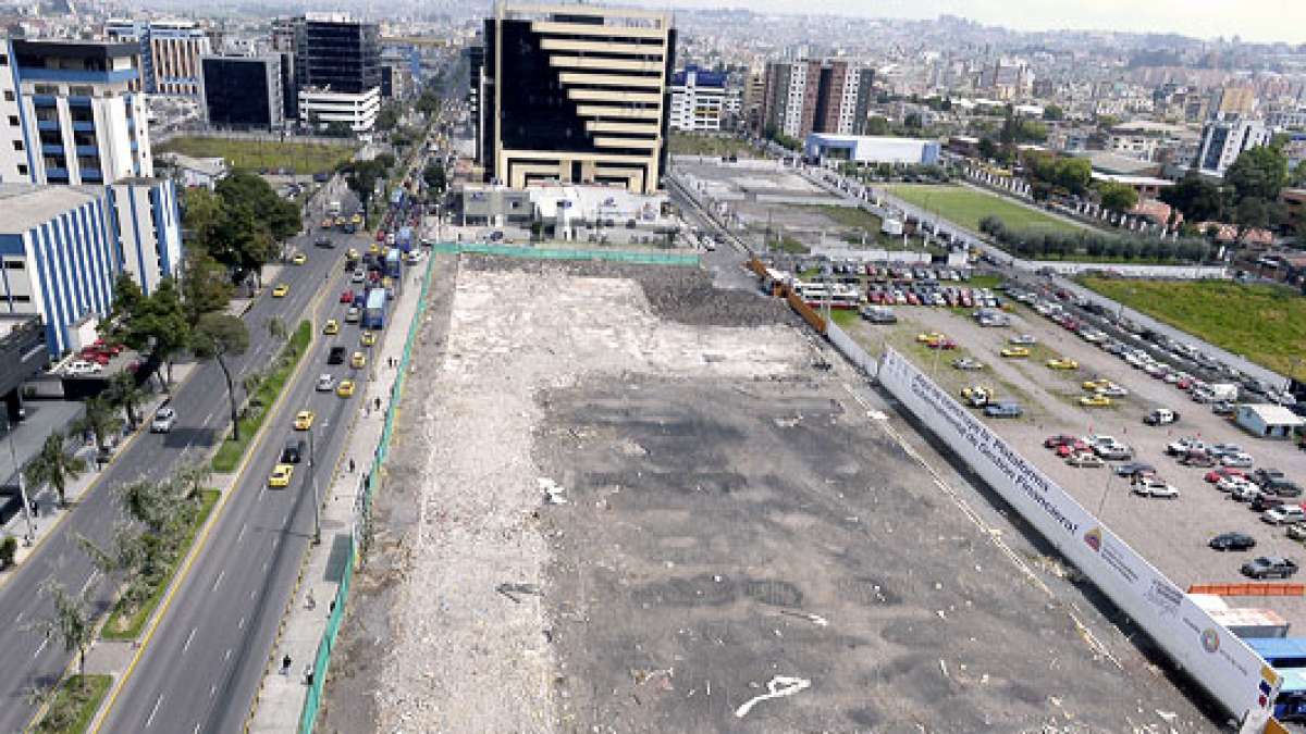 Varios terrenos ubicados en el sector de la avenida Amazonas y calle Pereira albergar&aacute;n en el futuro la Plataforma de Gesti&oacute;n Financiera. Foto: Marco Salgado 