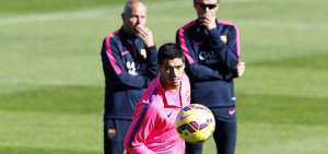 De la mano de Luis Enrique (atr&aacute;s a la derecha), el FC Barcelona no pierde hace 39 partidos.