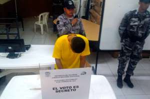 Las votaciones en las diferentes c&aacute;rceles del pa&iacute;s arrancaron a las 09:00. Foto: Mario Rodr&iacute;guez / El Tel&eacute;grafo