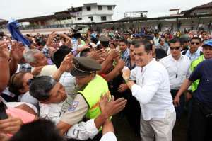 En el cant&oacute;n Bucay se realiz&oacute; el enlace ciudadano 384, la gente recibi&oacute; con alegr&iacute;a al jefe de Estado Foto: Cortes&iacute;a Presidencia de la Rep&uacute;blica