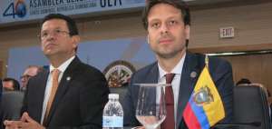 El canciller Guillaume Long participa en la Asamblea General de la OEA, en Rep&uacute;blica Dominicana.