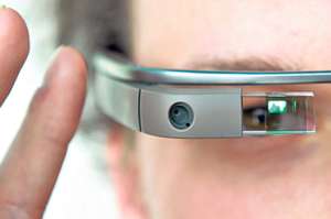 Las Google Glass saldr&iacute;an a la venta antes de que finalice el 2014 para todos los interesados. Foto: Tomado de: http: static.animalpolitico.com.