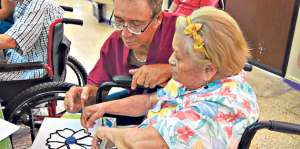 Talleres de pintura son parte de las actividades diarias que se  realizan en este lugar. Foto: Cortes&iacute;a /ULVR 