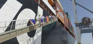 La nave tiene capacidad para transportar 10,590 TEU y mueve exportaciones de banano, camar&oacute;n, cacao y madera.