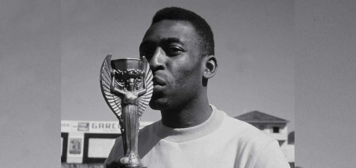 Edson Arantes do Nascimento, Pel&eacute;, condujo a Brasil a ganar su tercer mundial en M&eacute;xico 70. El &ldquo;scratch&rdquo; se qued&oacute; para siempre con la Copa Jules Rimet.   