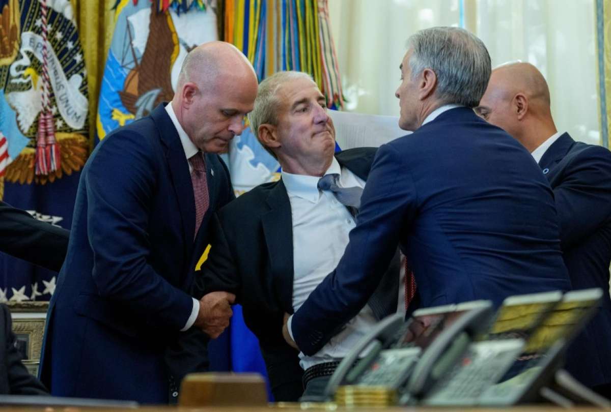 Gordon Findlay, directivo el laboratorio Novo Nordisk, colapsó en plena rueda de prensa de Donald Trump. 