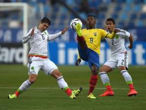 Miller Bola&ntilde;os (centro) marc&oacute; 2 goles en la Copa Am&eacute;rica y dio 2 asistencias. FOTO: AFP