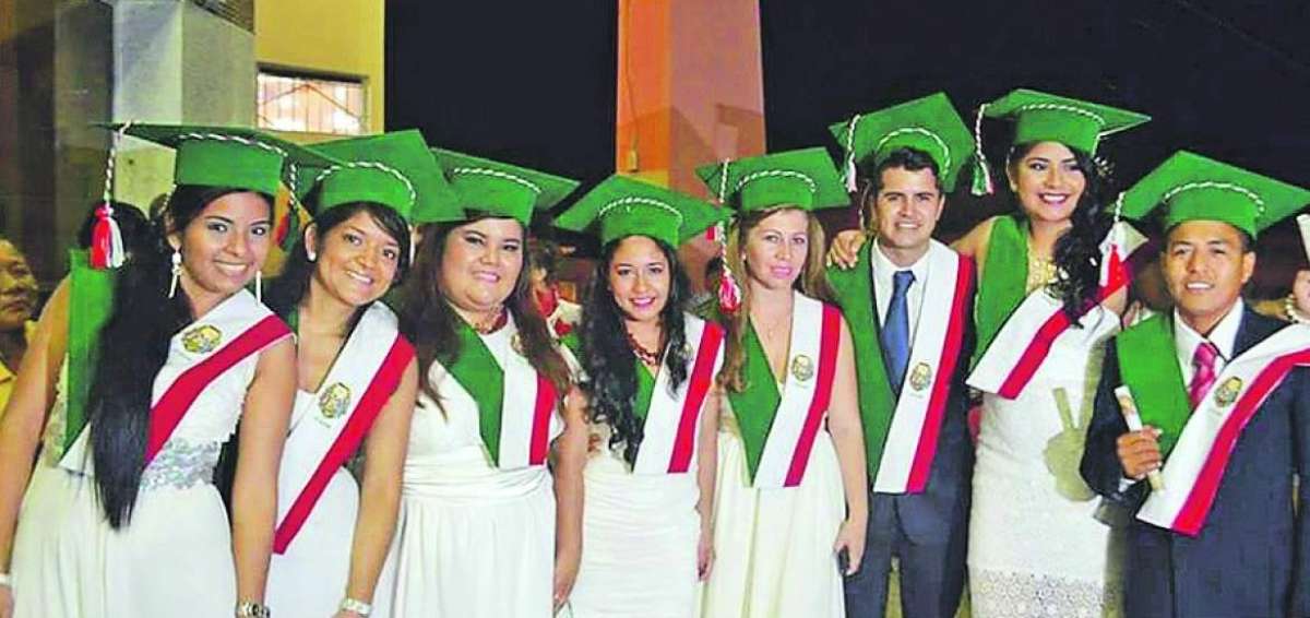 Meta cumplida. Los nuevos graduados est&aacute;n listos para ejercer como profesionales avalados por la Uleam.