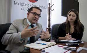 El director del ECU 911, Christian Rivera junto a la viceministra Coordinadora de Seguridad, Natalia C&aacute;rdenas. FOTO: Marco Salgado / EL TEL&Eacute;GRAFO