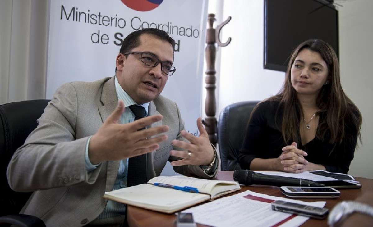 El director del ECU 911, Christian Rivera junto a la viceministra Coordinadora de Seguridad, Natalia C&aacute;rdenas. FOTO: Marco Salgado / EL TEL&Eacute;GRAFO