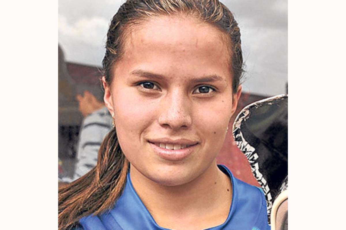Azuero, fuera de pistas por  lesi&oacute;n de ligamento cruzado  