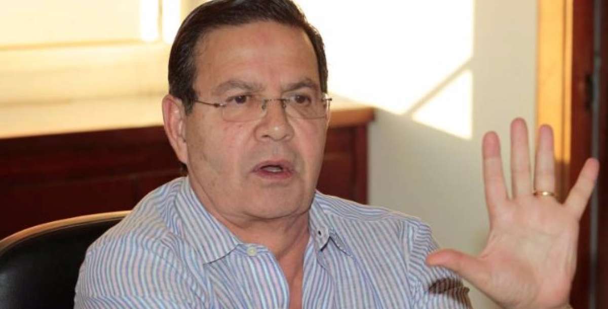 Expresidente hondure&ntilde;o acusado de corrupci&oacute;n en FIFA viaja para entregarse a EEUU