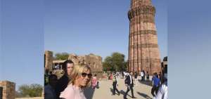Qutab Minar es una de las torres m&aacute;s altas y famosas del mundo. El minarete tiene 73 metros (m) y el di&aacute;metro de la base es de 14,3 m.