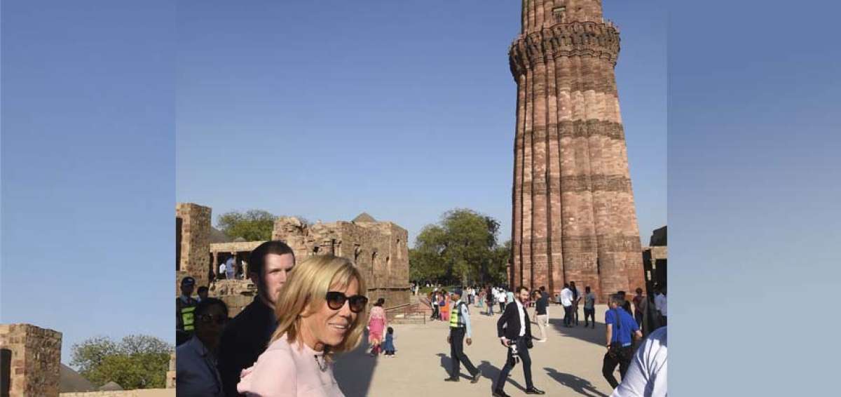 Qutab Minar es una de las torres m&aacute;s altas y famosas del mundo. El minarete tiene 73 metros (m) y el di&aacute;metro de la base es de 14,3 m.
