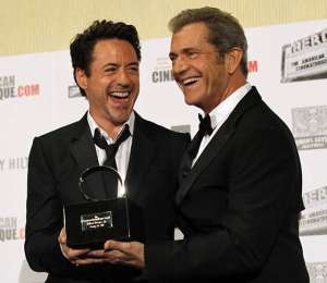 Robert Downey Jr se vestir&aacute; otra vez de Iron Man solo si lo dirige Mel Gibson
