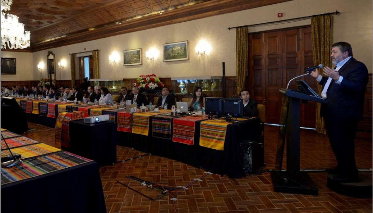Jonathan Medved comparti&oacute; una conferencia magistral con el gabinete del presidente Rafael Correa, en el Palacio de Carondelet. FOTO: John Guevara/El Tel&eacute;grafo. 