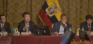 Destacado economista dialoga con el presidente Correa sobre temas de desarrollo