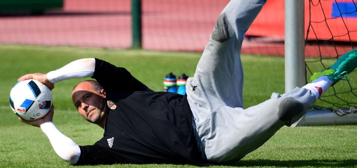 H&uacute;ngaro Kiraly se convierte en jugador m&aacute;s veterano en disputar una Eurocopa