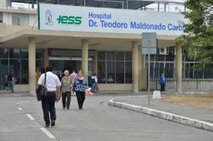 La casa de salud, que fue intervenida el lunes pasado por las autoridades del IESS, atendi&oacute; con normalidad a los afiliados que llegaron a consultas. Foto: William Orellana / El Tel&eacute;grafo 