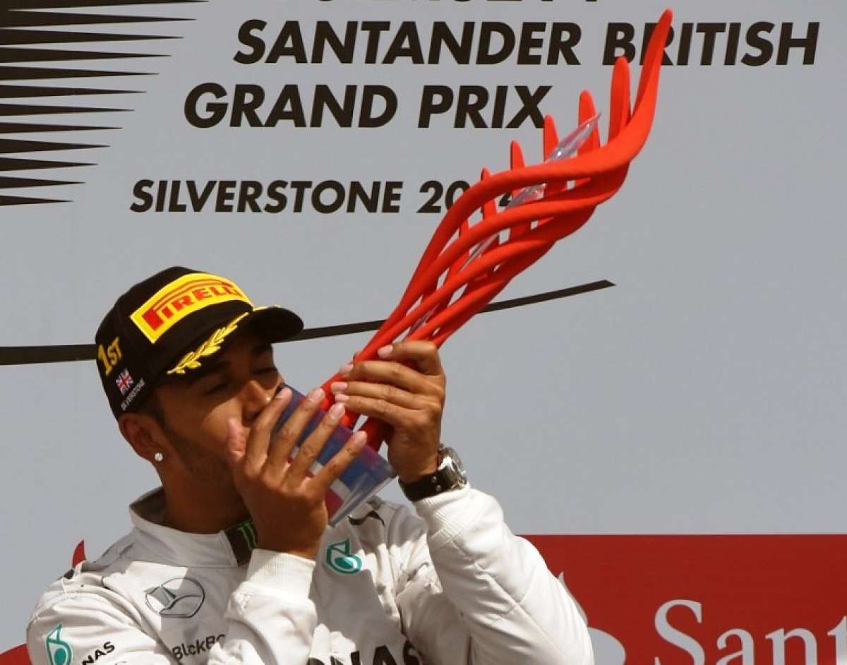 Esta fue la segunda victoria del piloto ingl&eacute;s en el circuito de Silverstone. Foto: AFP