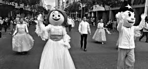 El desfile de estudiantes y grupos de baile a lo largo de las avenidas Quito y 9 de Octubre se desarrollar&aacute; el pr&oacute;ximo 26 de octubre.