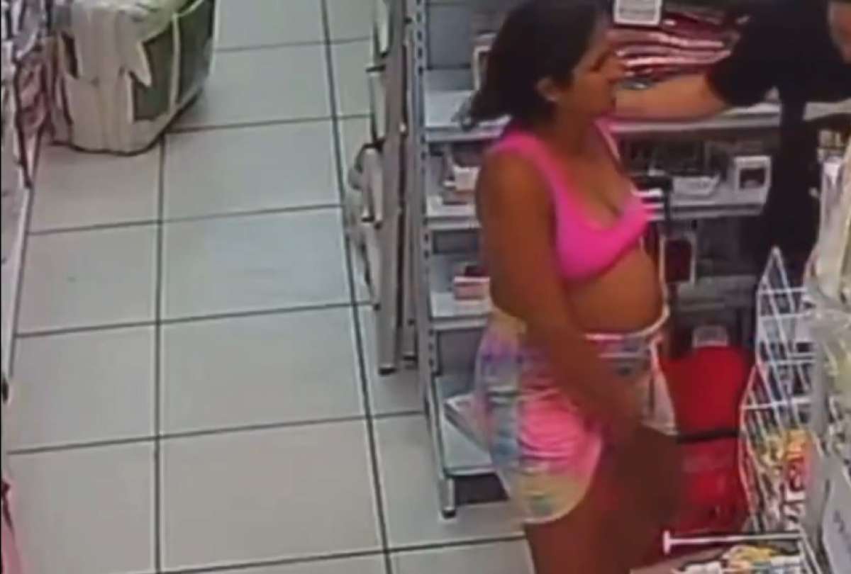 Una mujer se volvi&oacute; viral tras dar a luz en un centro comercial de Brasil. El hecho qued&oacute; registrado en video.