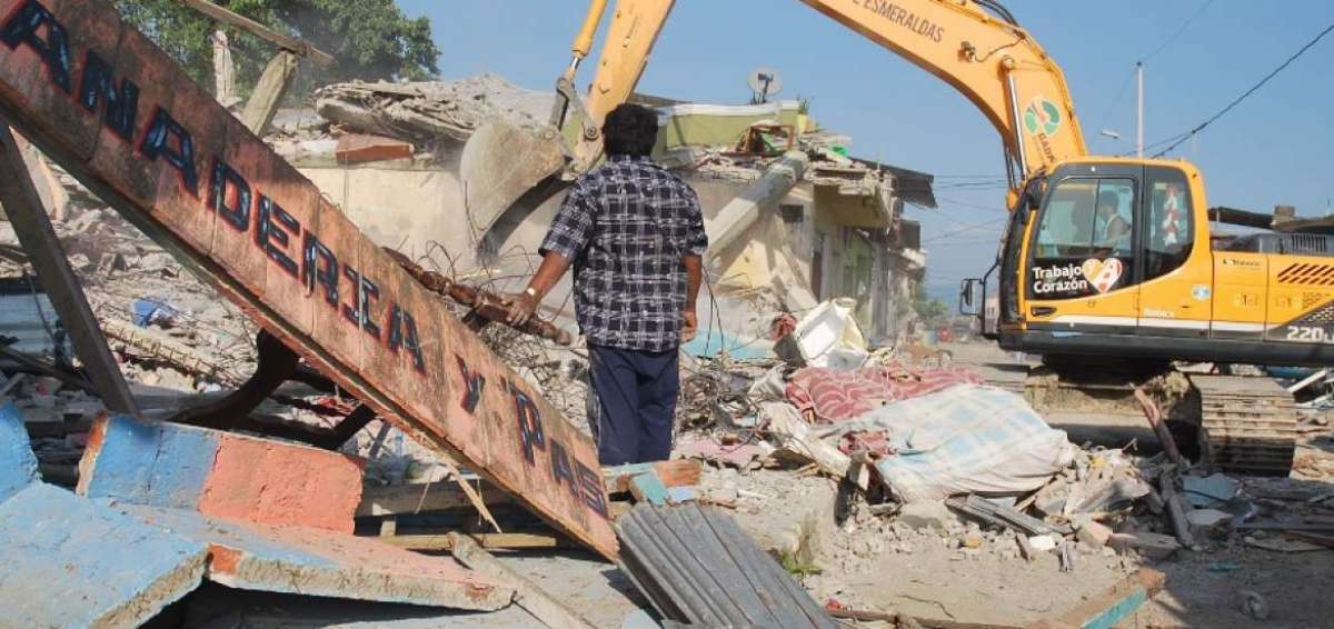 El MAE supervisa correcto manejo de desechos a causas del terremoto